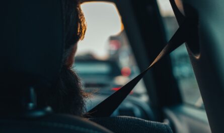 un passage de voiture avec sa ceinture